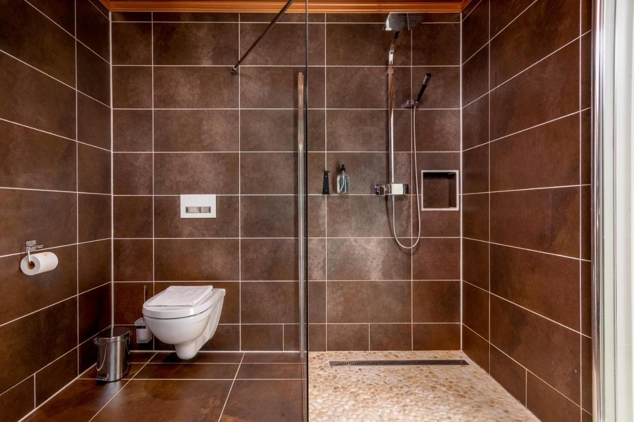 Panoramic Terrace, Huge Rain Shower And Cosy Lofts Флом Екстер'єр фото